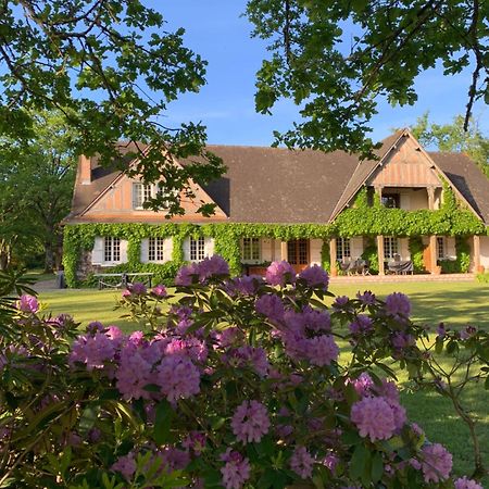 Les Vieux Guays Bed & Breakfast Cerdon  Bagian luar foto