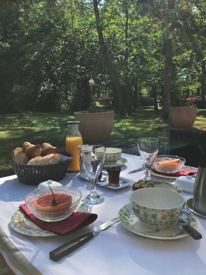 Les Vieux Guays Bed & Breakfast Cerdon  Bagian luar foto