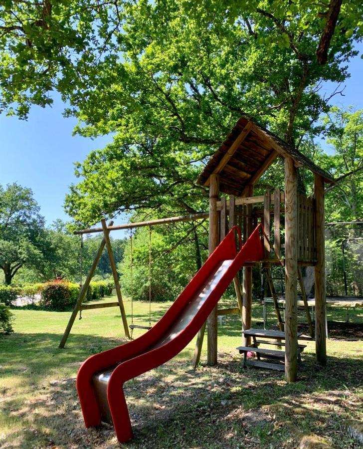Les Vieux Guays Bed & Breakfast Cerdon  Bagian luar foto