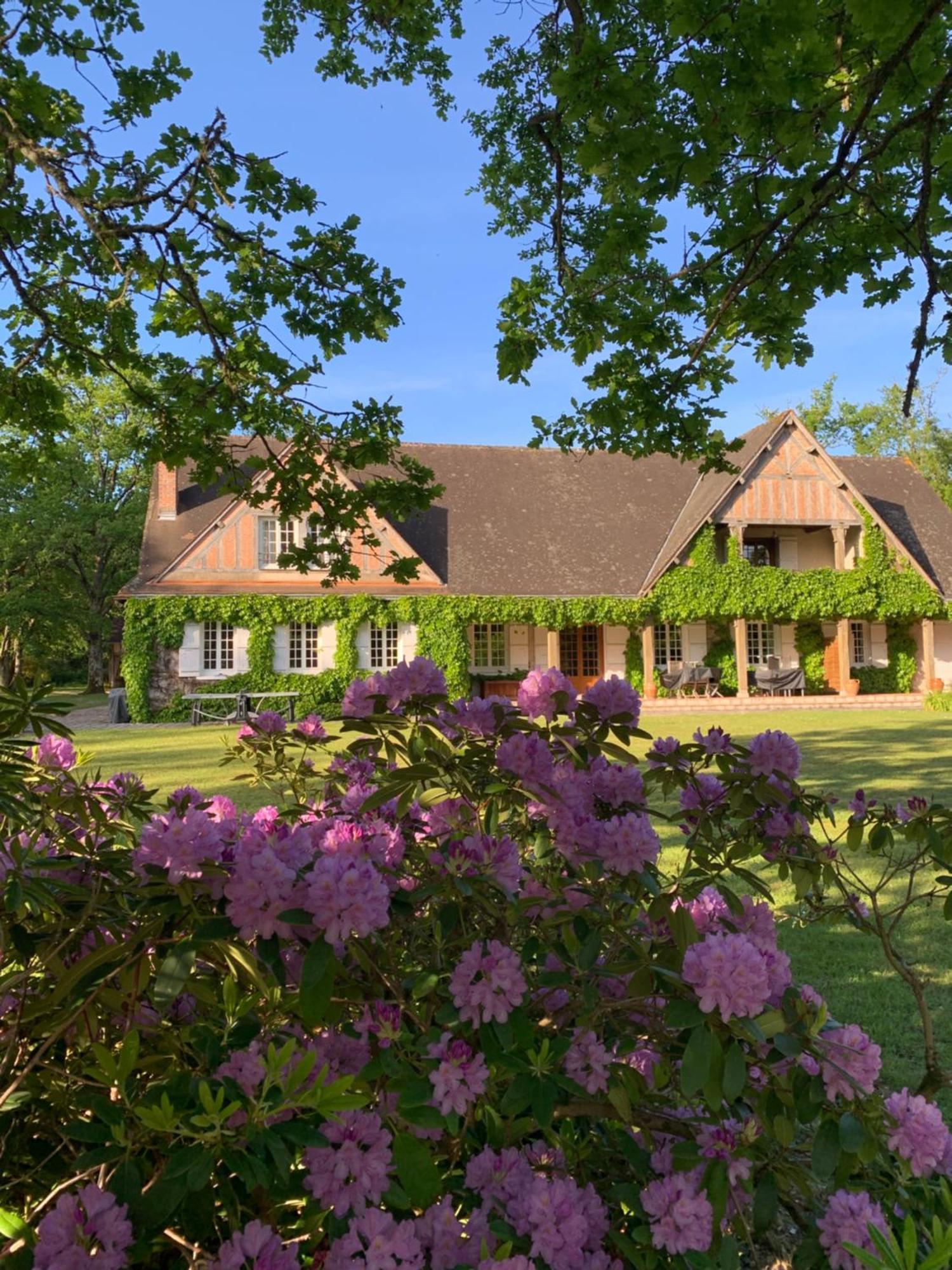 Les Vieux Guays Bed & Breakfast Cerdon  Bagian luar foto