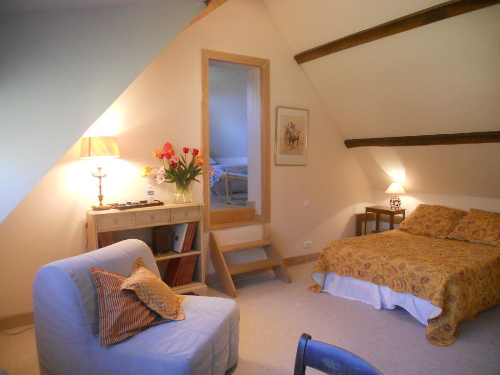 Les Vieux Guays Bed & Breakfast Cerdon  Ruang foto